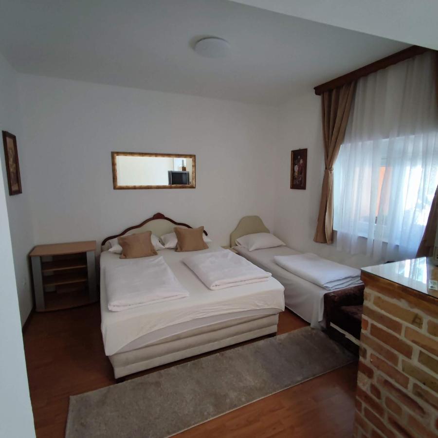 Apartments And Rooms Lena Mostar Buitenkant foto