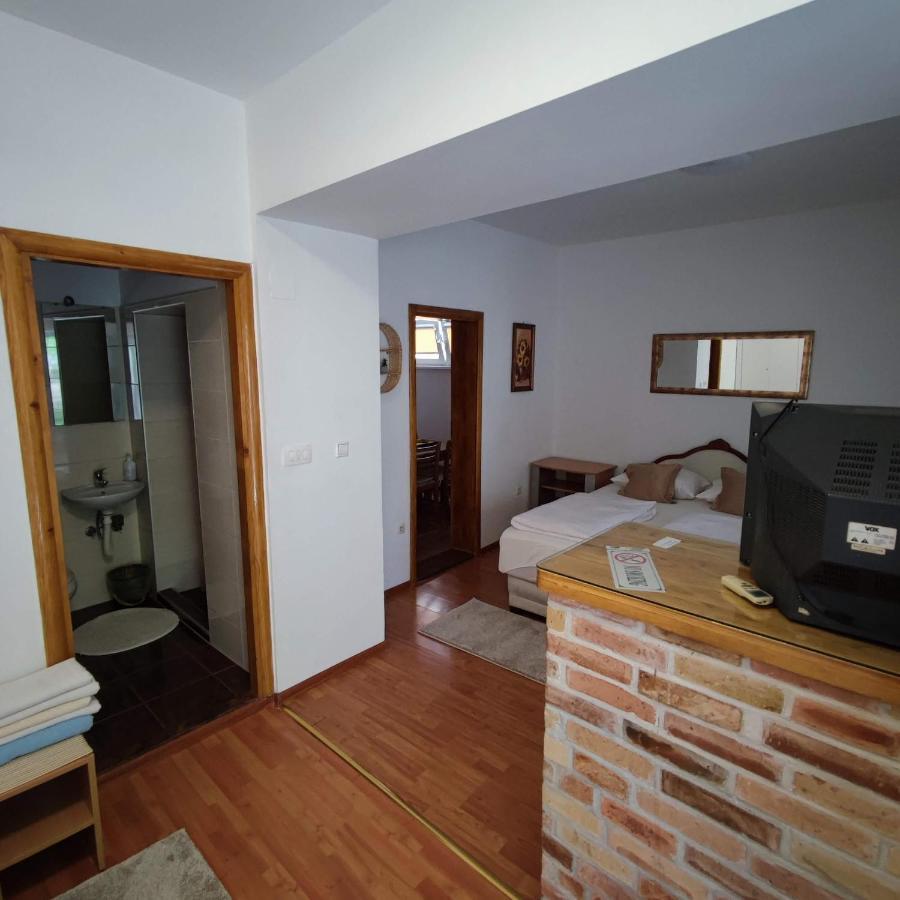 Apartments And Rooms Lena Mostar Buitenkant foto