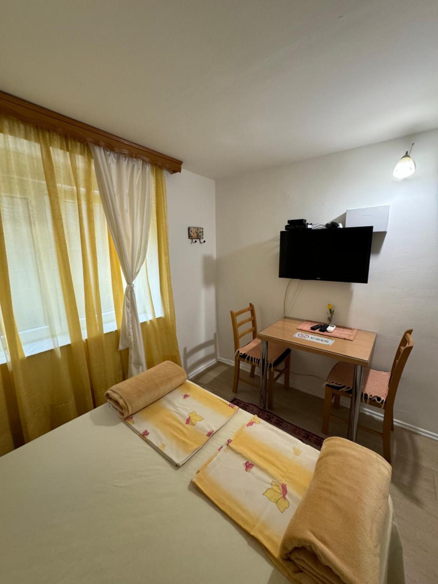 Apartments And Rooms Lena Mostar Buitenkant foto