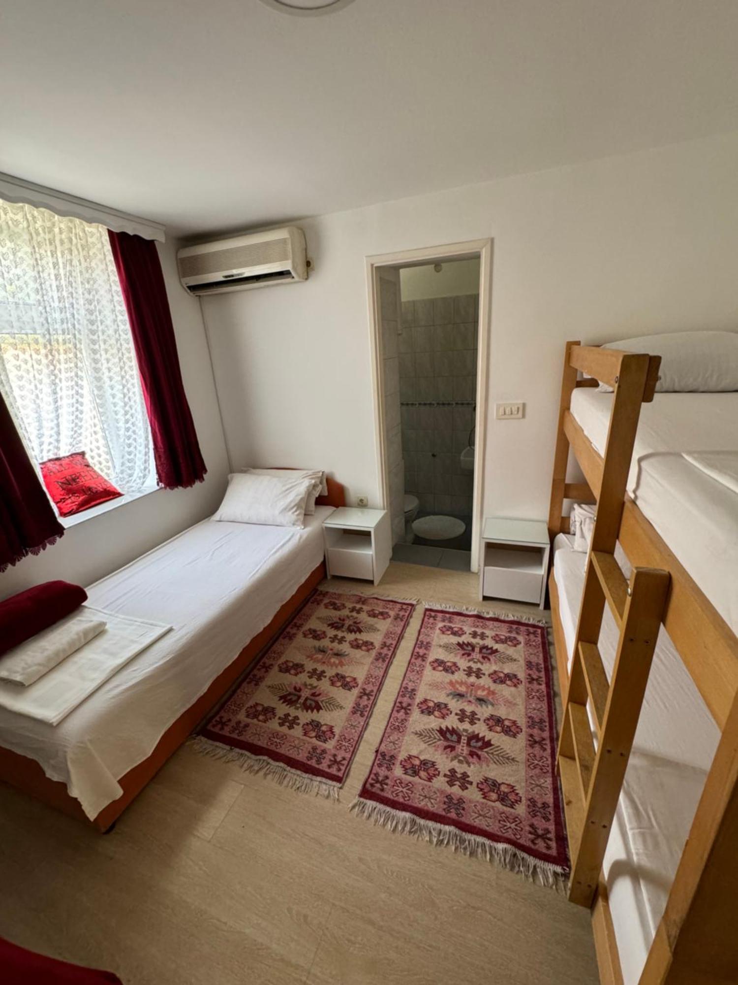Apartments And Rooms Lena Mostar Buitenkant foto