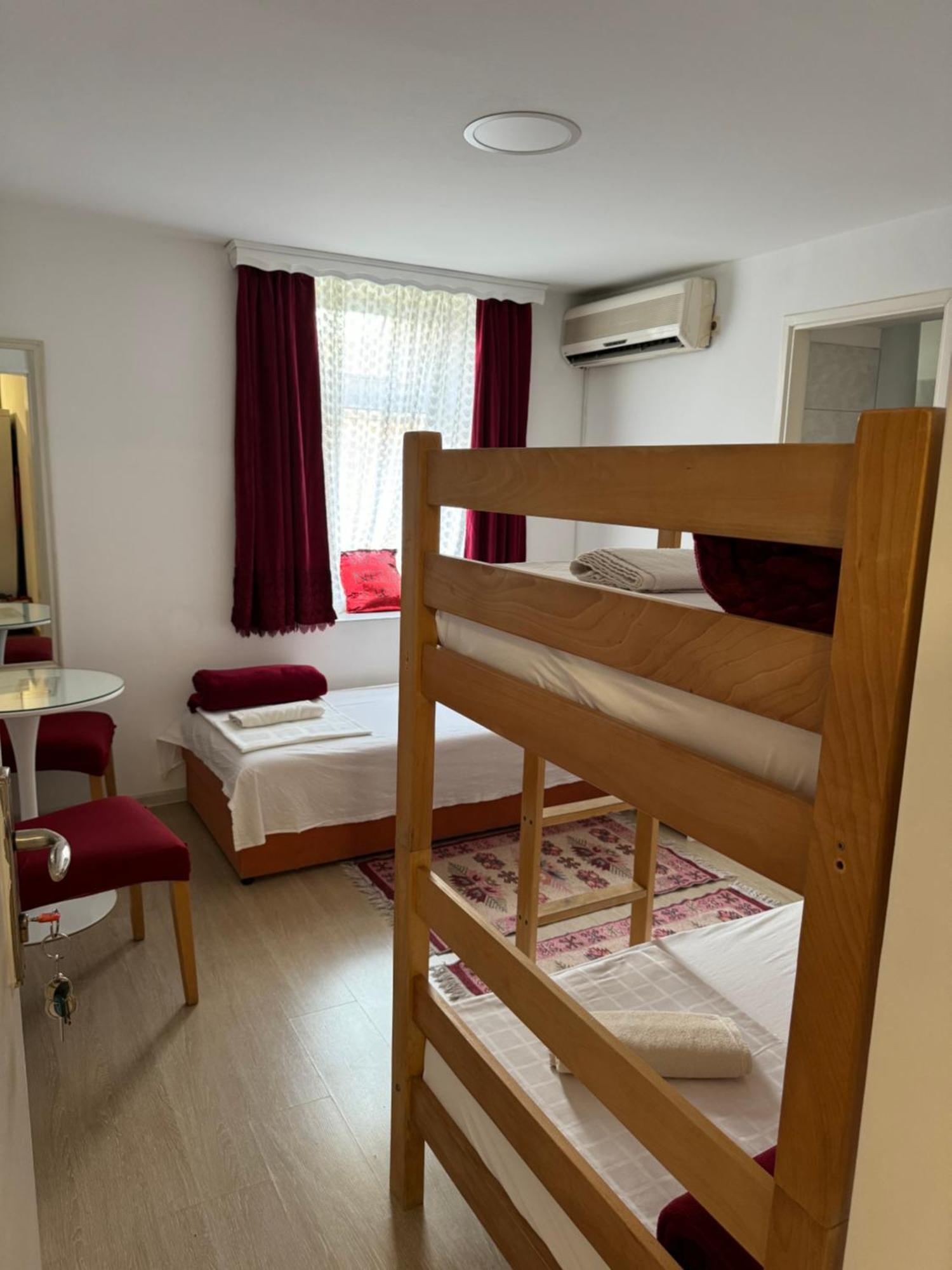 Apartments And Rooms Lena Mostar Buitenkant foto