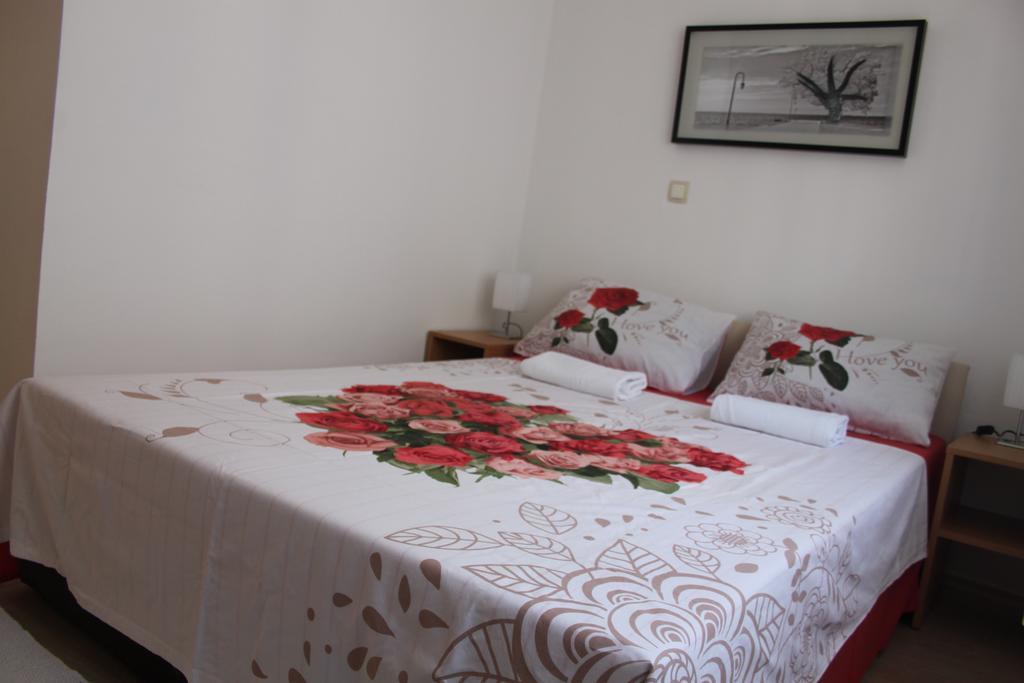 Apartments And Rooms Lena Mostar Buitenkant foto